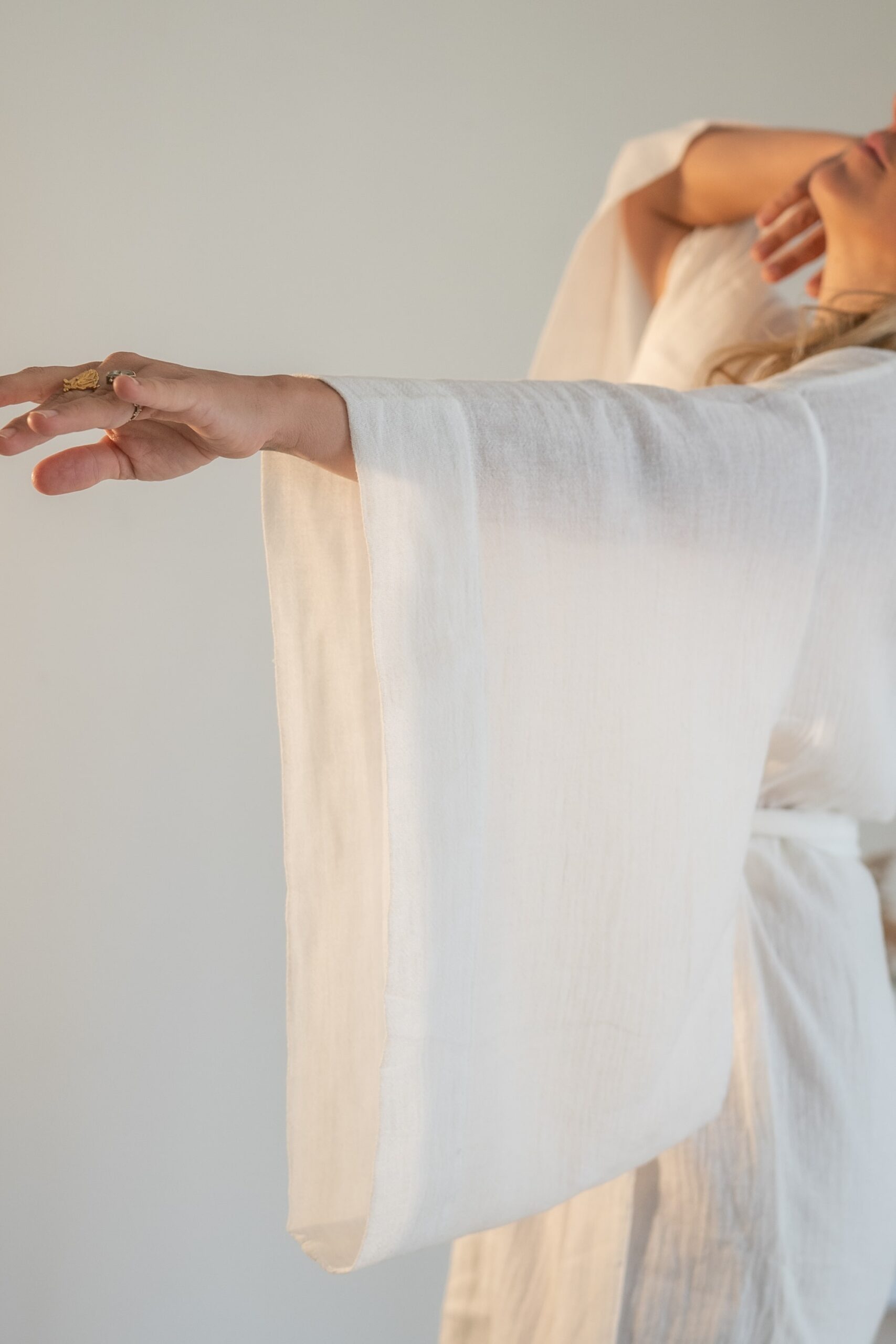 Tayu Kimono White - Nettle Fibre image 3