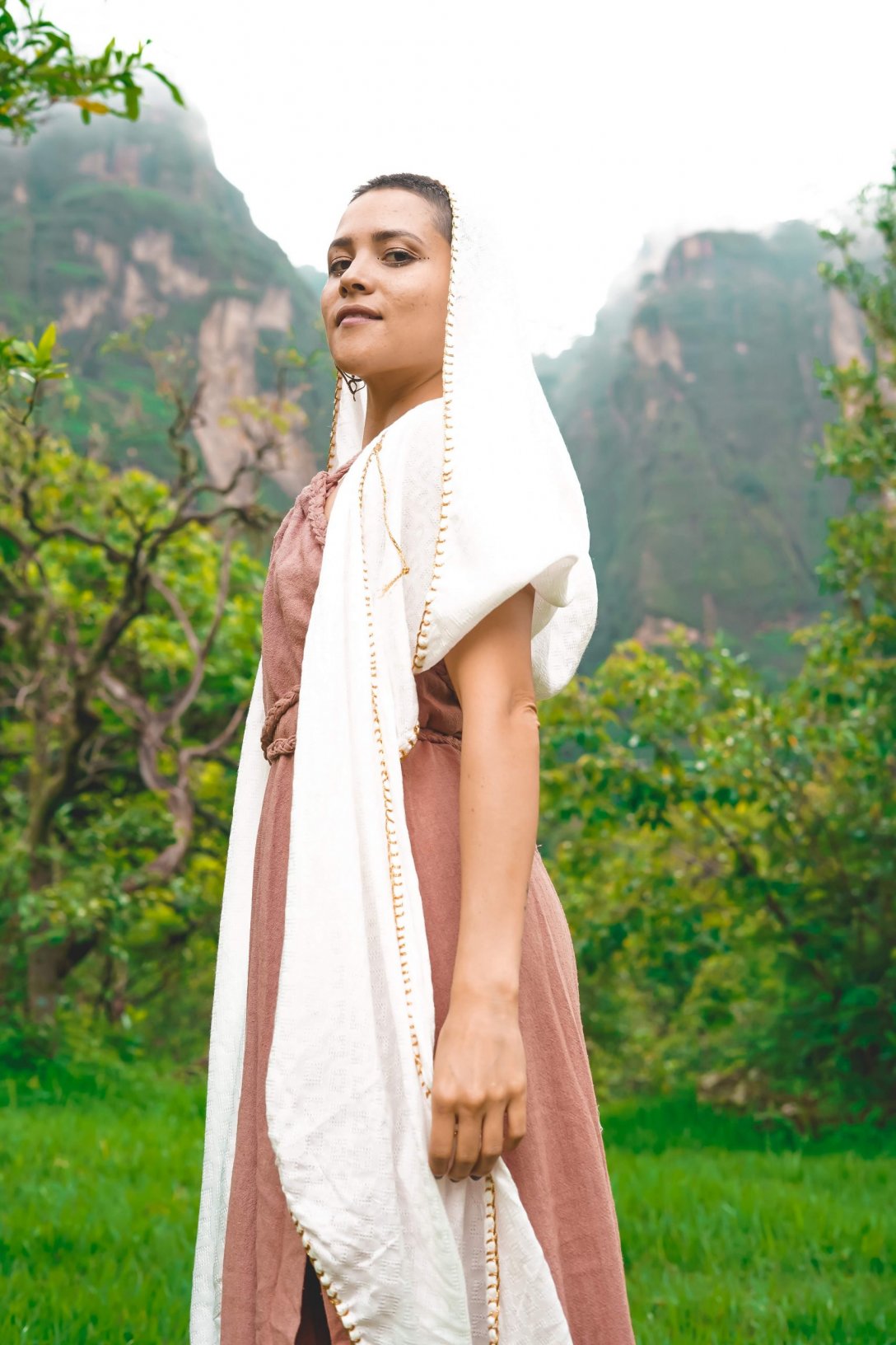 Magdalene Hood Scarf Rosepetal Gold