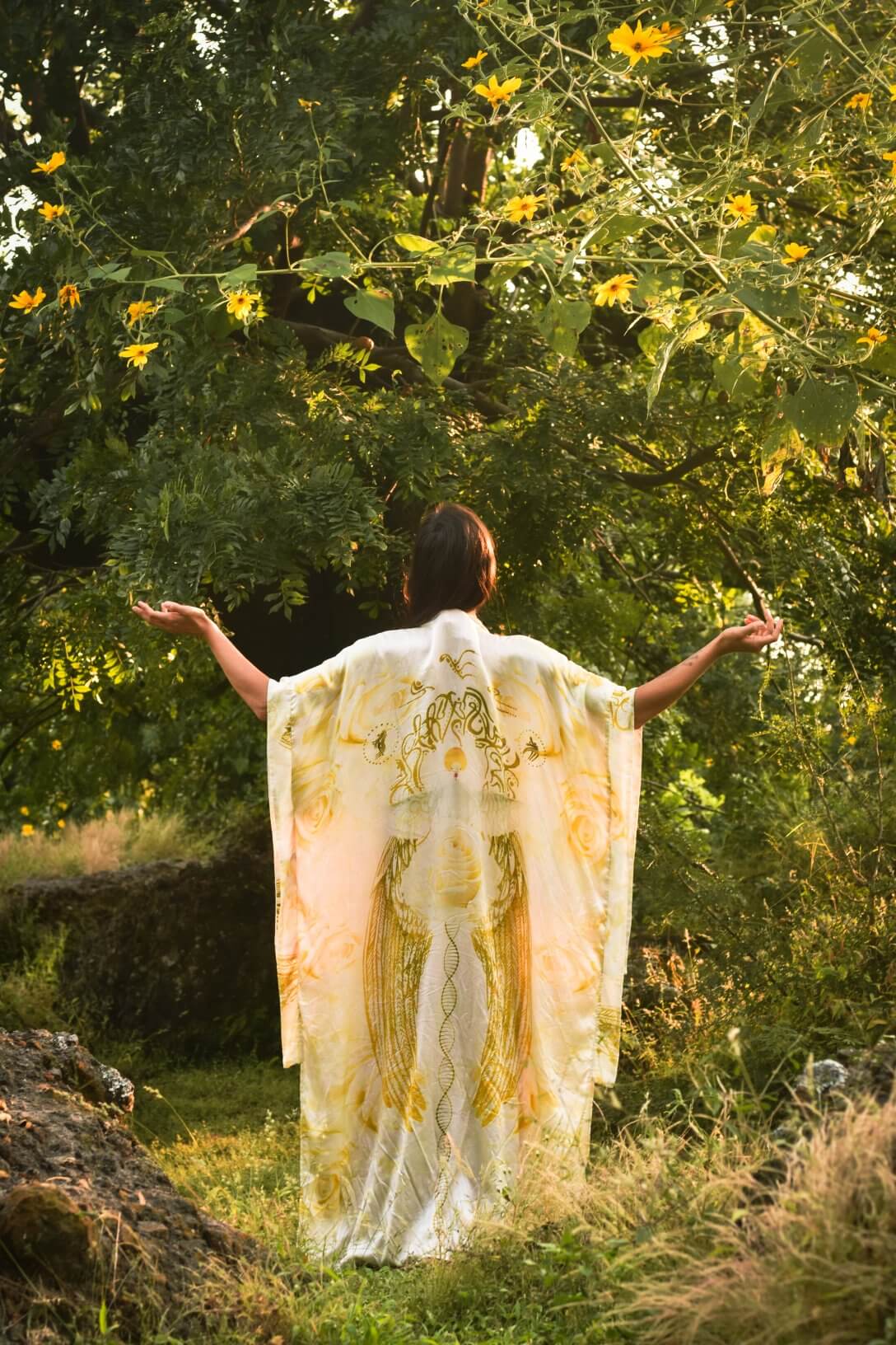 PRE ORDER – Magic White Rose Silk Kimono - Image 8